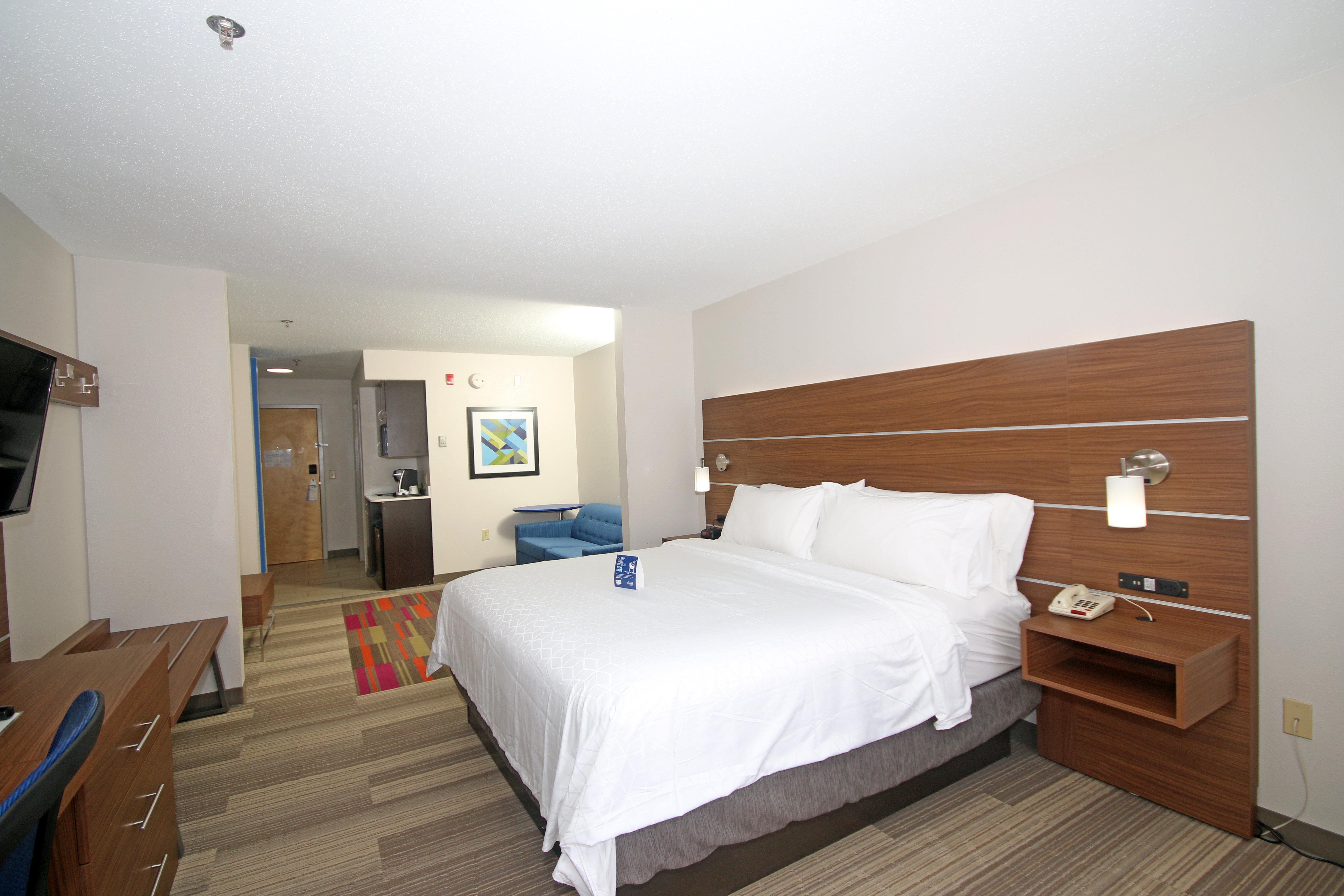 Holiday Inn Express Hotel & Suites Greensboro-East By Ihg Экстерьер фото