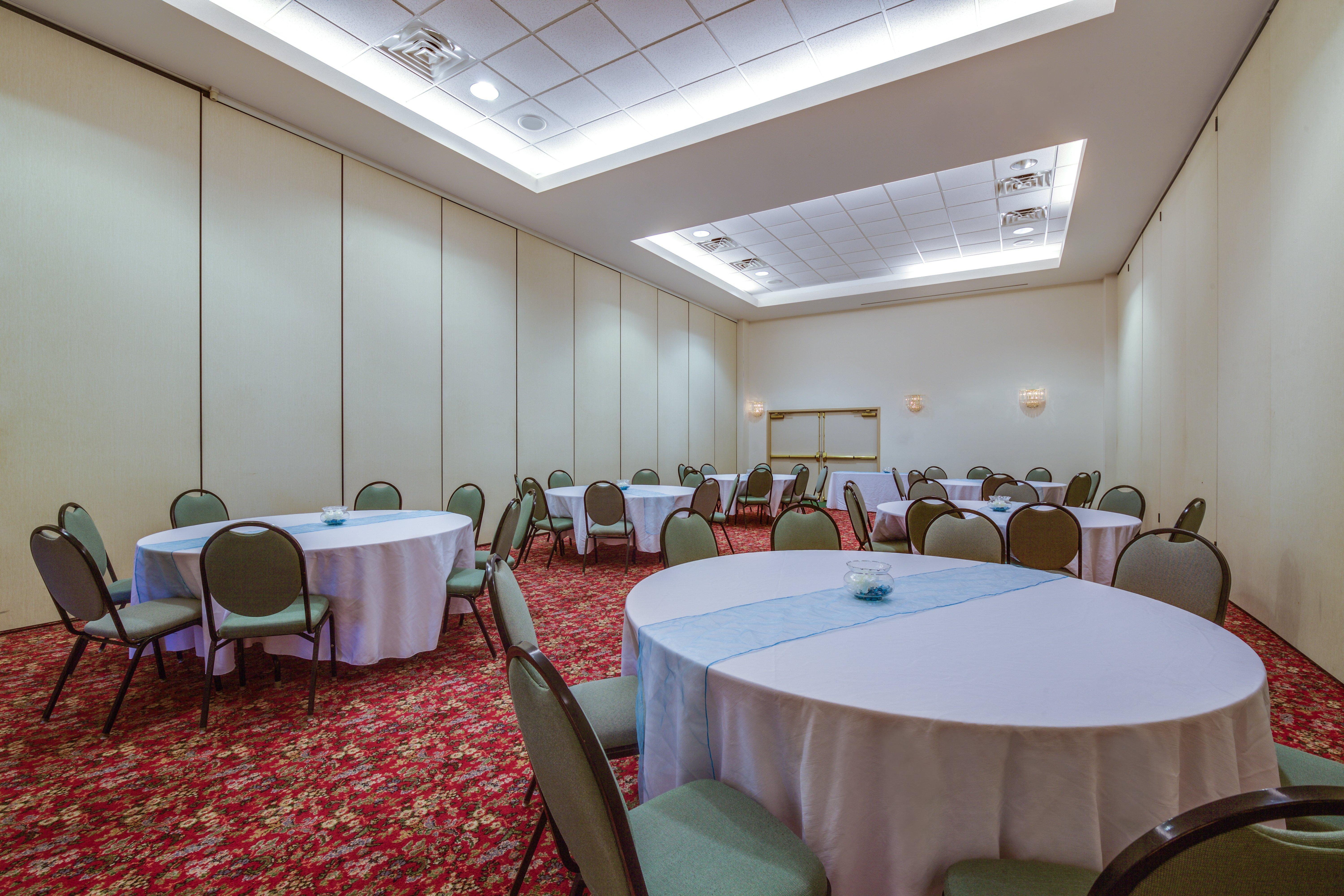 Holiday Inn Express Hotel & Suites Greensboro-East By Ihg Экстерьер фото