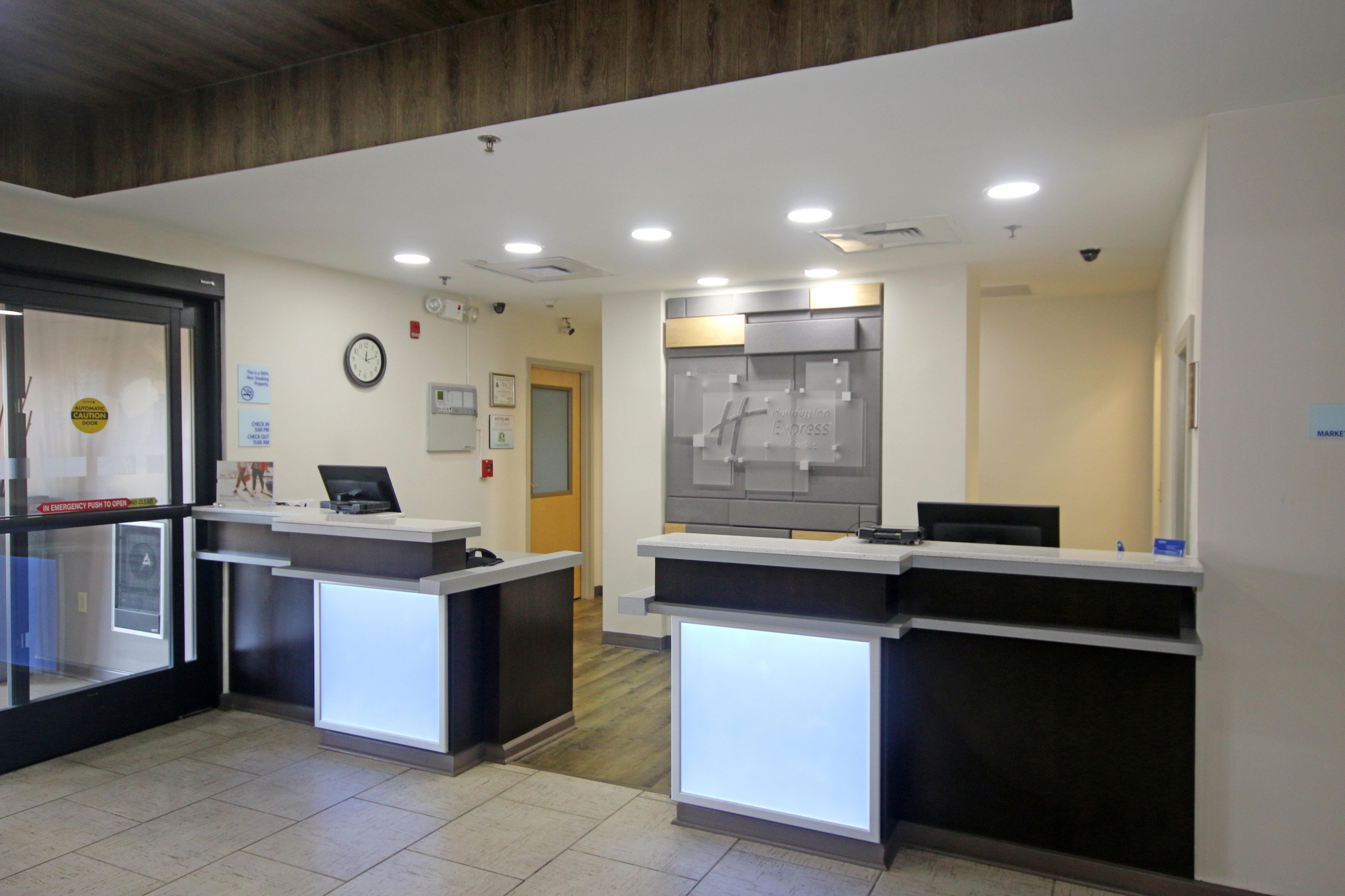 Holiday Inn Express Hotel & Suites Greensboro-East By Ihg Экстерьер фото