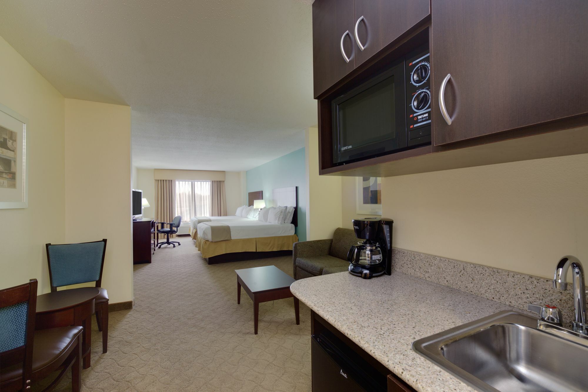 Holiday Inn Express Hotel & Suites Greensboro-East By Ihg Экстерьер фото